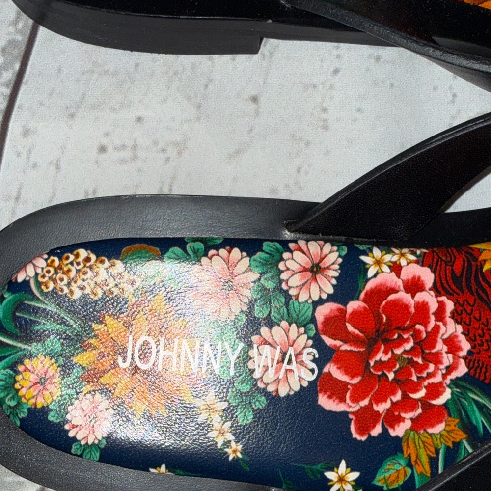 Johnny Was Women's Black Strap Floral-Print Sandals Size 8.5 - Picture 4 of 7